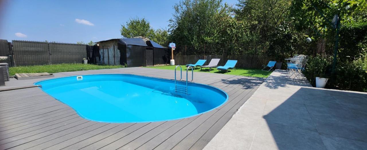 Morii Lake Pool Villa Bucarest Exterior foto