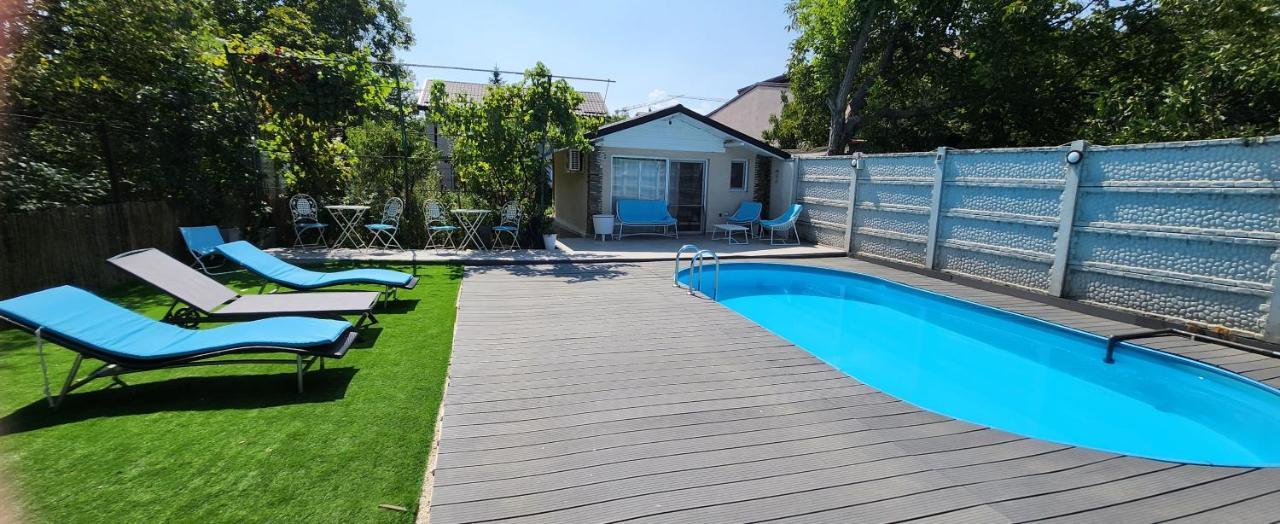 Morii Lake Pool Villa Bucarest Exterior foto