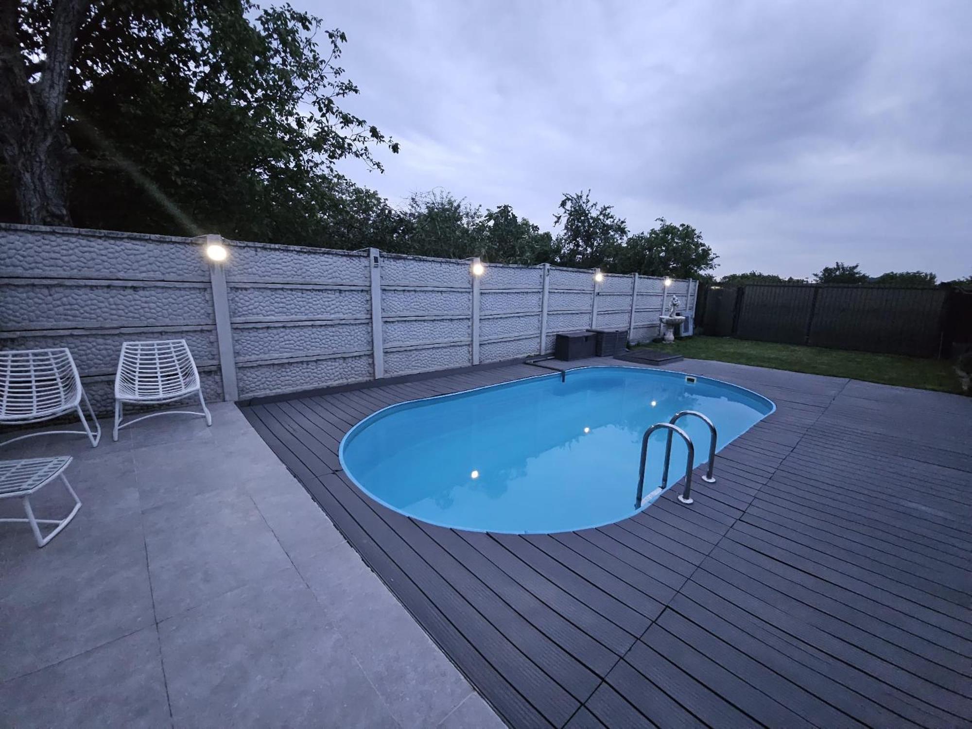Morii Lake Pool Villa Bucarest Exterior foto